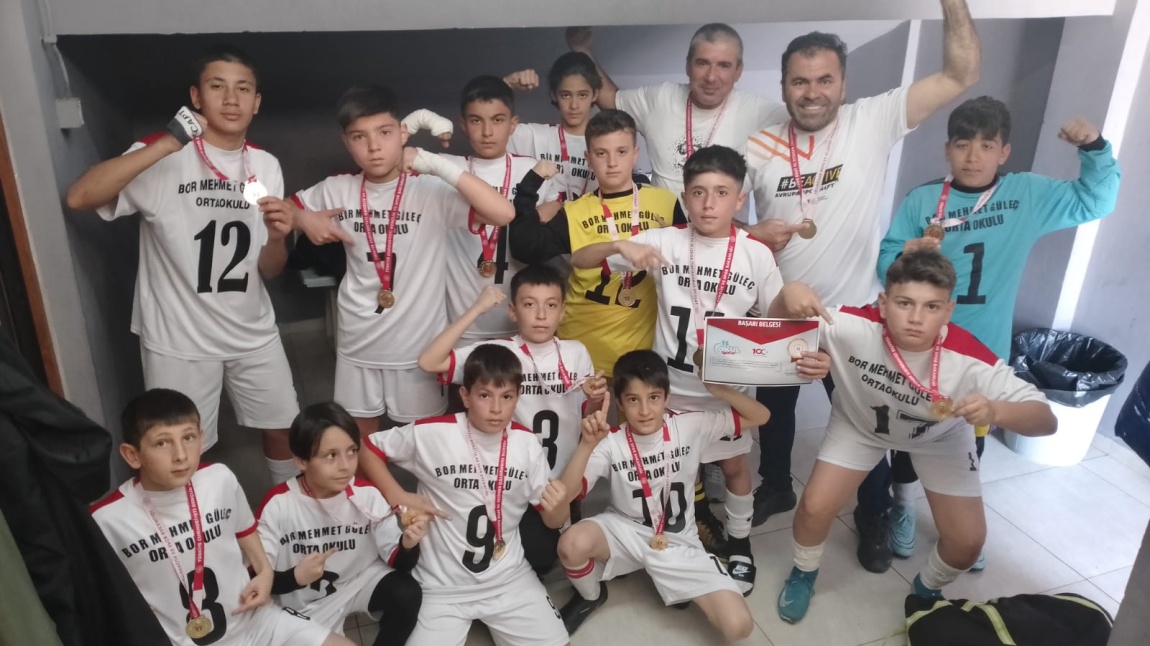 KÜÇÜK ERKEKLER FUTBOL TAKIMIMIZ TÜRKİYE YARI FİNALLERİNDE