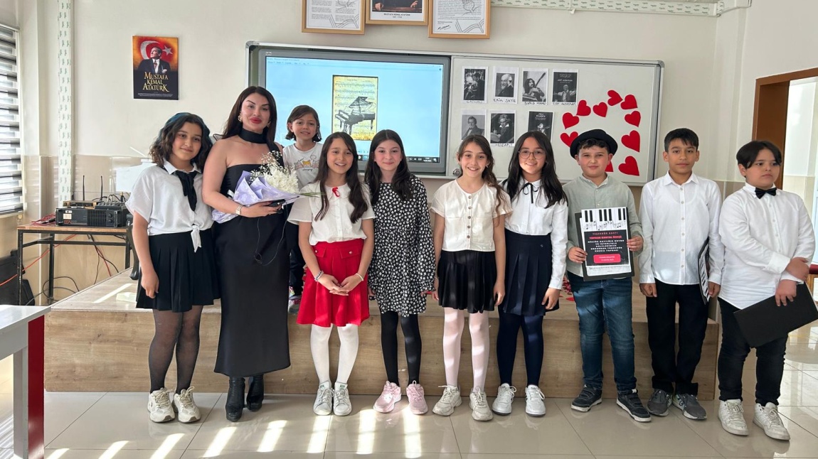 PİYANO DİNLETİSİ